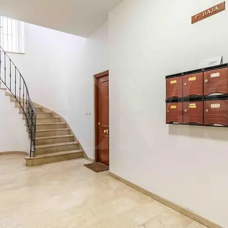 Apartment Classic Near Plaza De La Merced By Rems